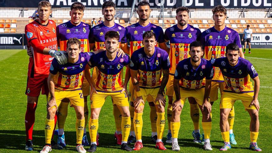 El once inicial del Andratx antes de comenzar el encuentro.