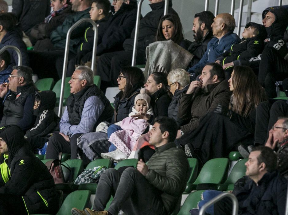 El Elche vence al Extremadura y se aleja de los puestos de descenso