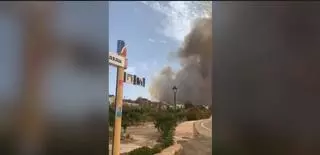 Imagen del incendio de Benasau que ha obligado a desalojar el municipio de Penáguila