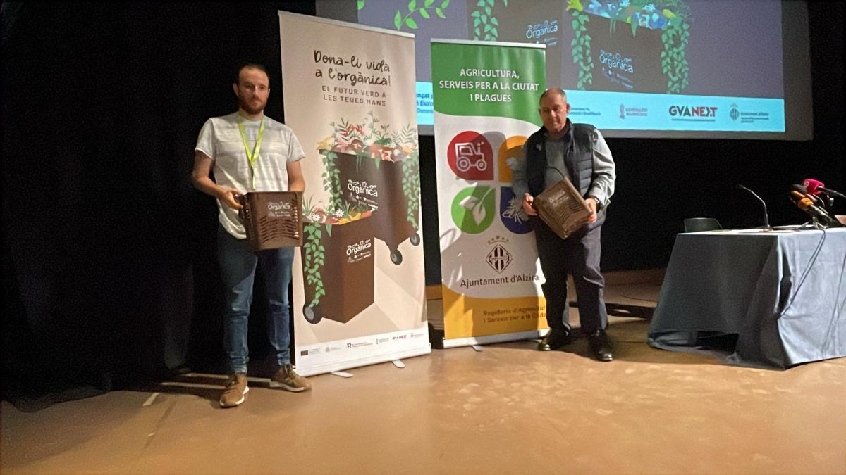 Presentació de la campanya d'implantació del contenidor marró.