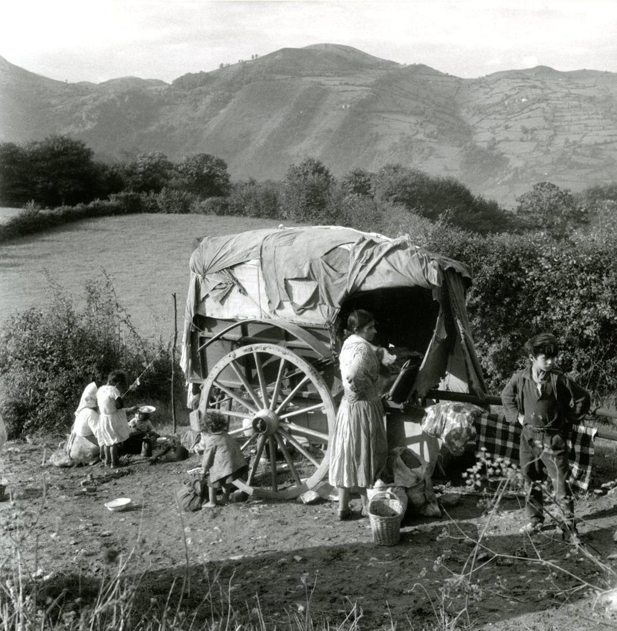 El Pueblu d'Asturies inaugura una exposición fotográfica de Mario Pascual (en imágenes) El Pueblu d'Asturies inaugura una exposición fotográfica de Mario Pascual (en imágenes)