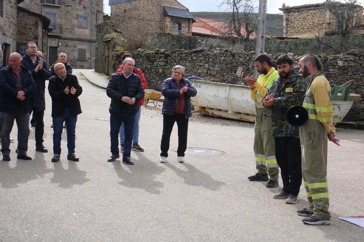 Los bomberos forestales reivindican un operativo fijo todo el año en una marcha de Molezuelas a Villarciervos