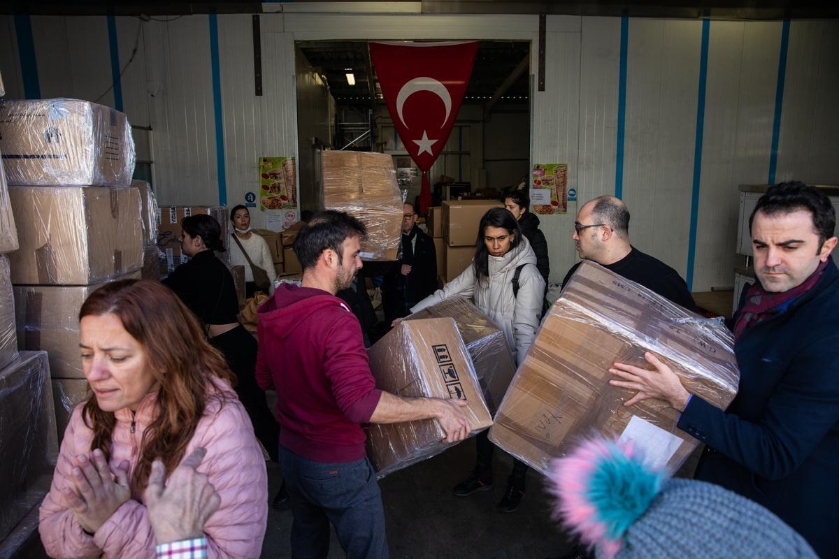 Voluntarios de Barcelona envían ayuda a las victimas terremoto de Turquía