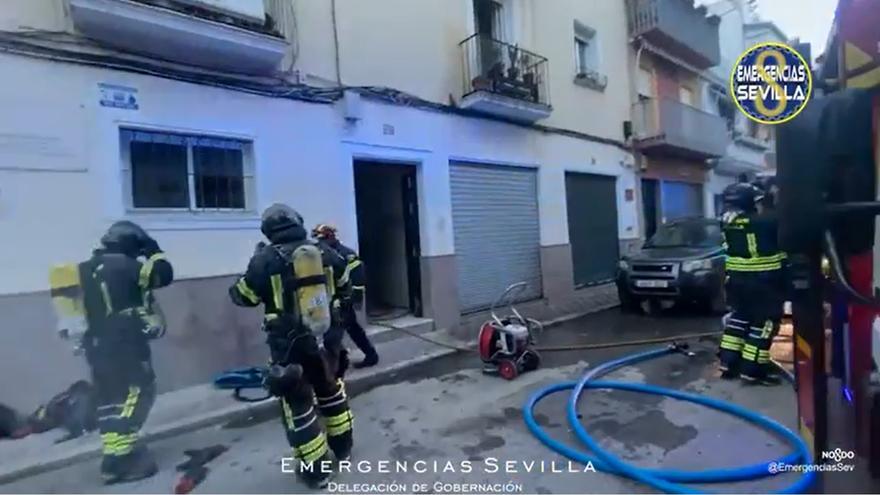 Muere la mujer rescatada en un incendio de Sevilla en el que falleció su marido
