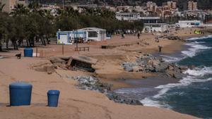 Platges catalanes rebran sorra per salvar la temporada d’estiu