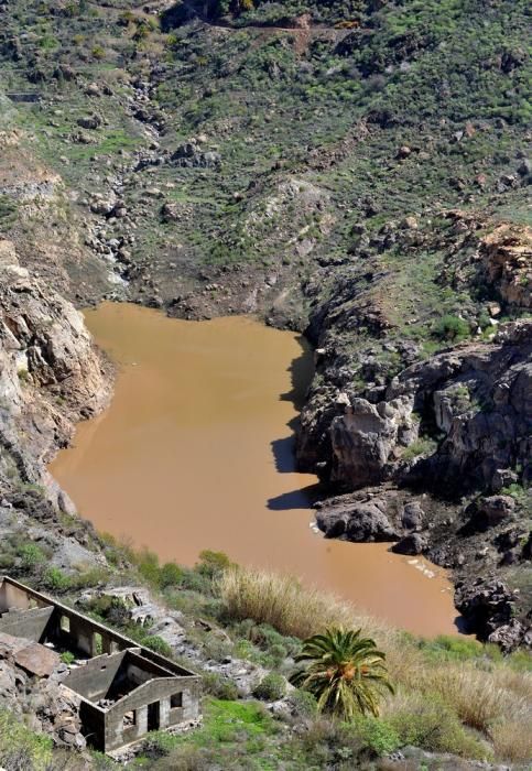 PRESAS ENTRADA AGUA TEMPORAL