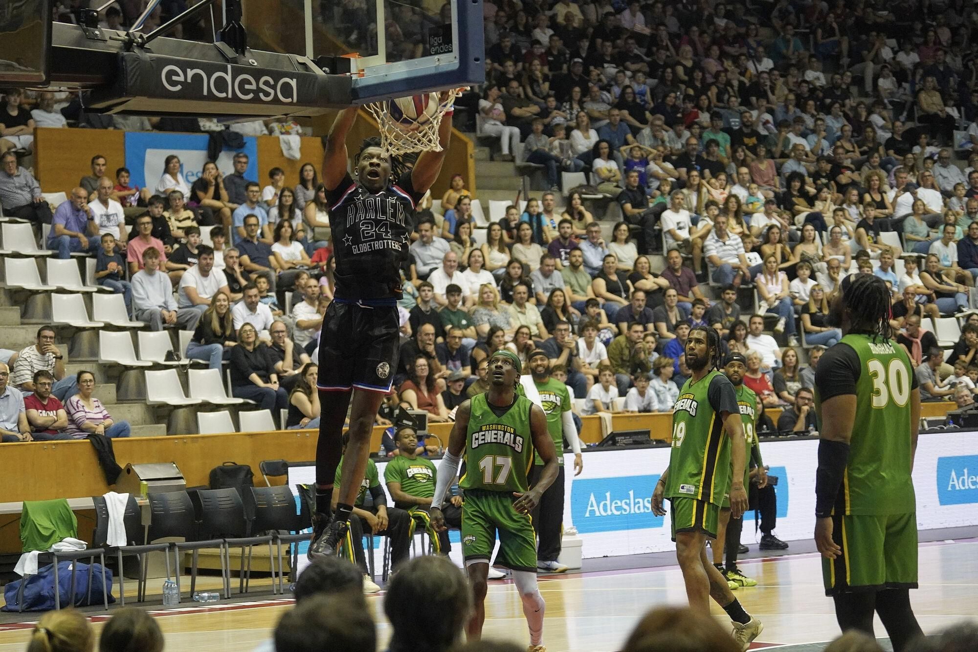 Girona. Fontajau partit dels Harlem Globetrotters