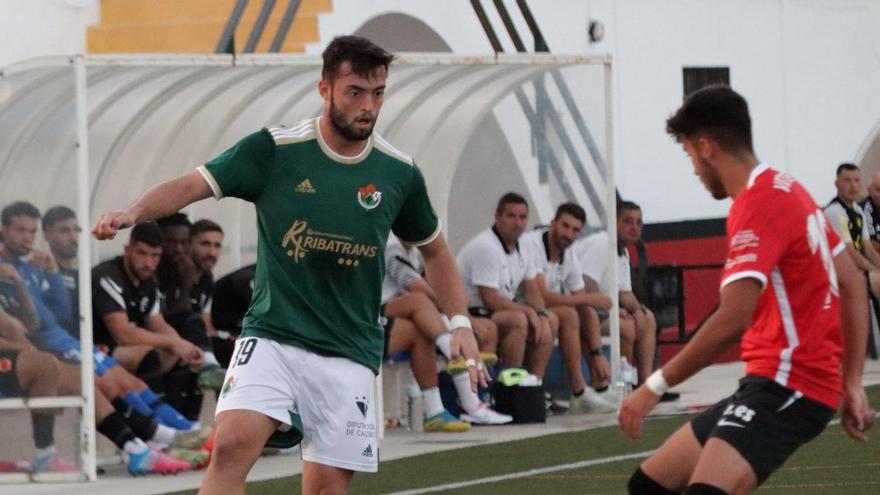 Lance del juego entre Montijo y Cacereño en el amistoso del miércoles.