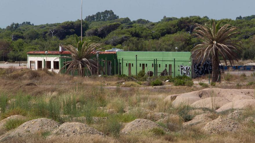 Antiguo polideportivo de El Saler.