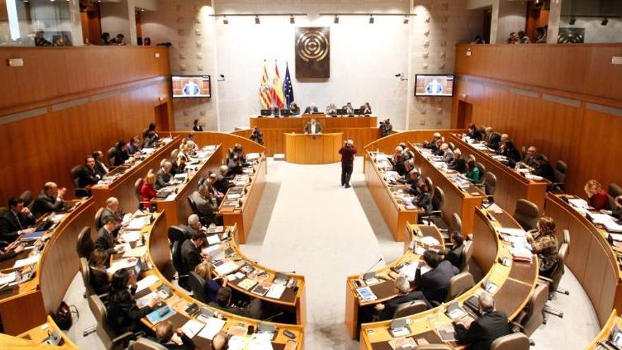 Las Cortes aprueban crear una comisión de investigación sobre la CAI