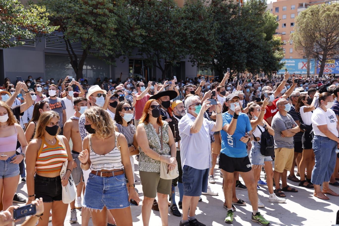 Llenazo en la última mascletà de las Fallas 2021