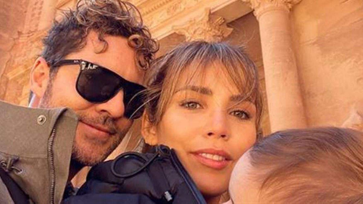 David Bisbal y Rosanna Zanetti, con su hijo Matteo en Jordania