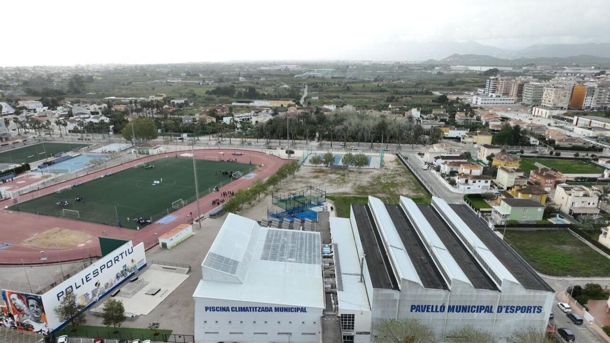Vista aérea del polideportivo municipal de Oliva