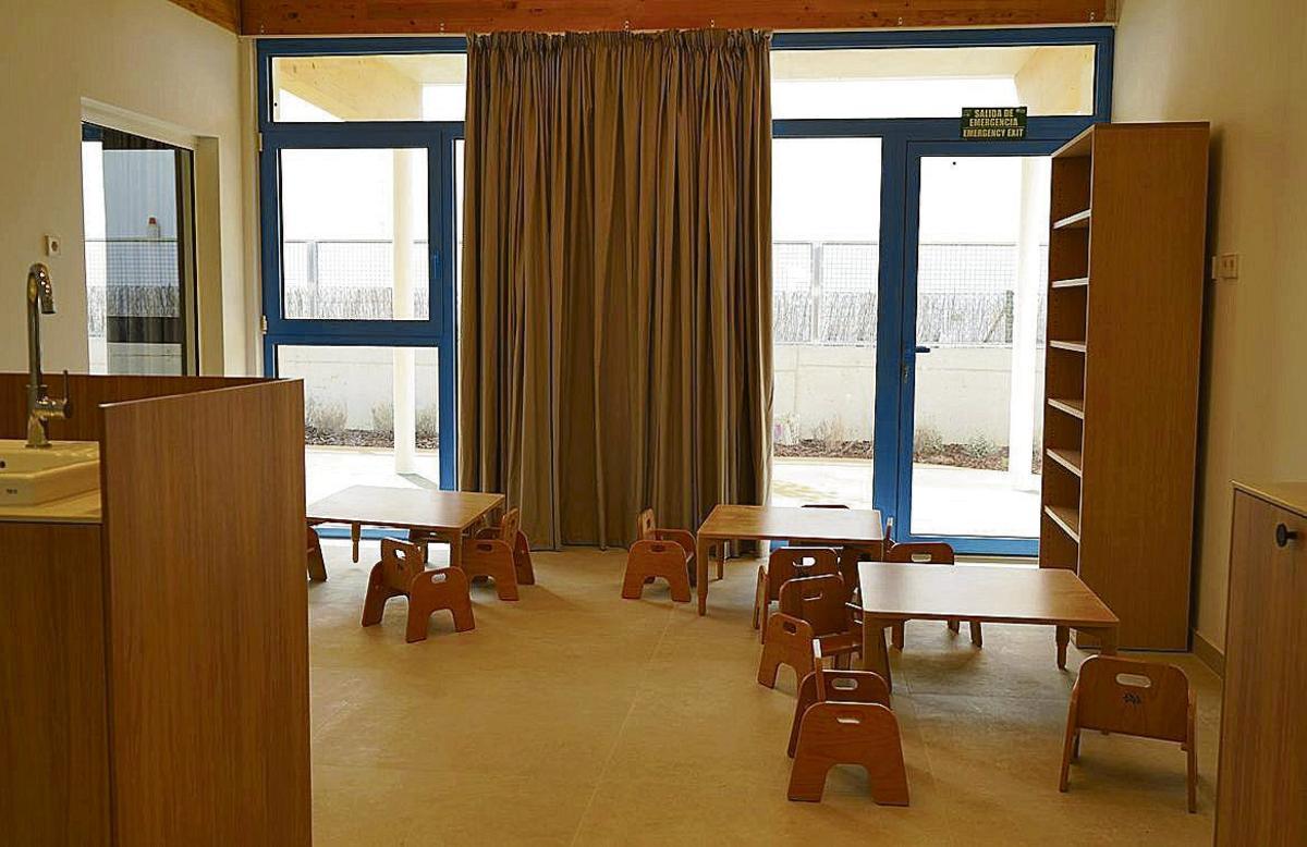 Zona exterior del centro Es Baladres.