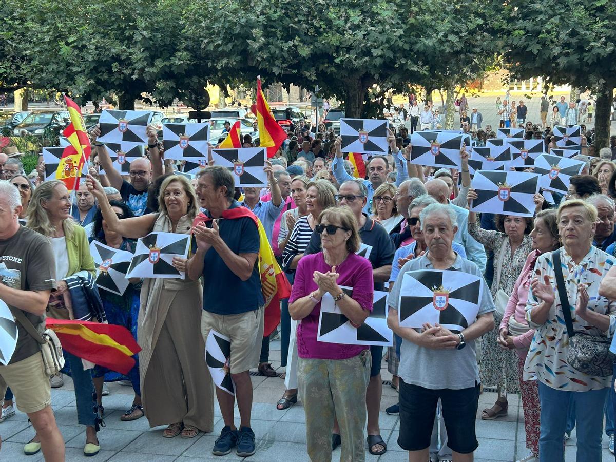 EN IMÁGENES: Castrillón se suma a las movilizaciones en apoyo a Ceuta