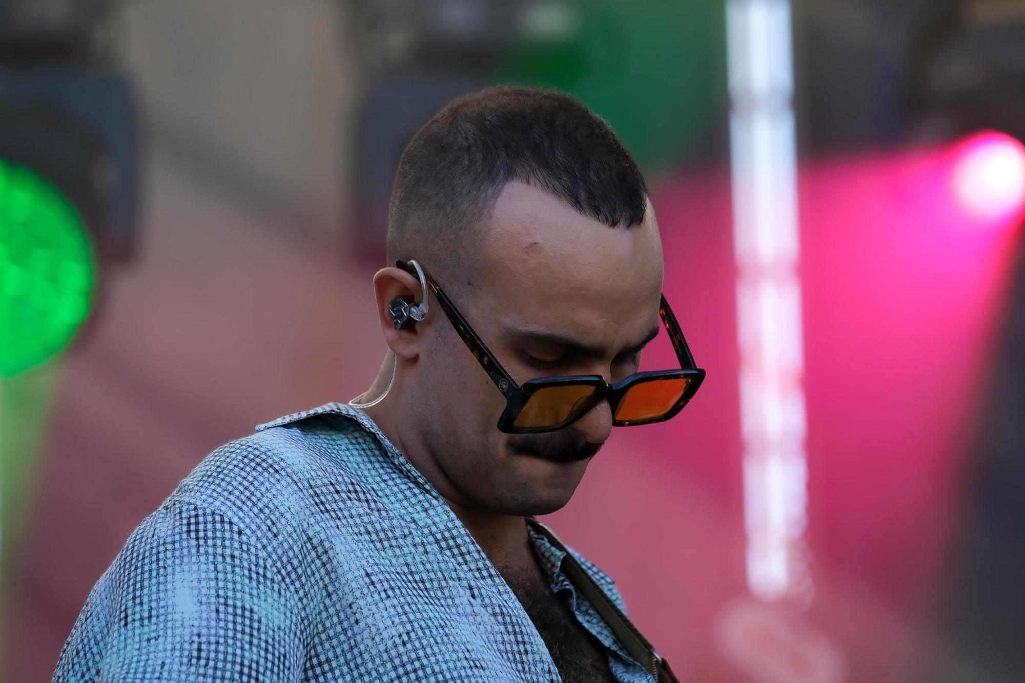 Primer día de conciertos en el Festival Cala Mijas 2023: Juicy Bae y Vera Fauna.