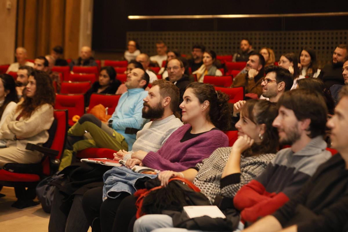 Público en el Club Diario de Mallorca durante la presentación del libro de Marcos Vázquez.