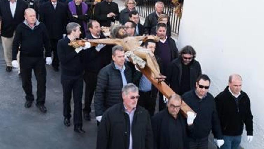 El Cristo del Sagrario durante su traslado en romería.