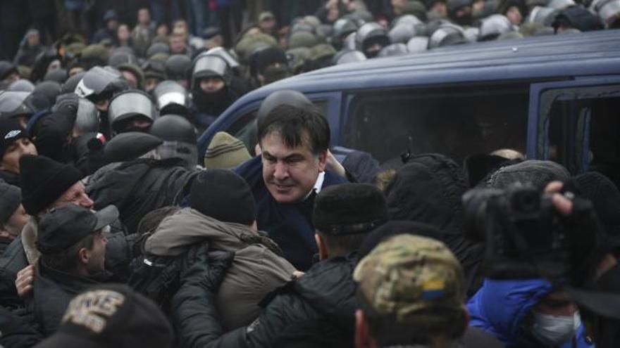 El expresidente georgiano, Mijail Saakashvili, detenido en Kiev