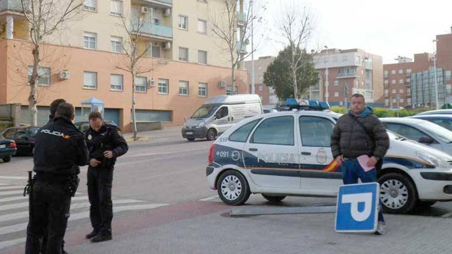 La policía de Mérida sanciona al presidente de El Prado tras retirar una señal