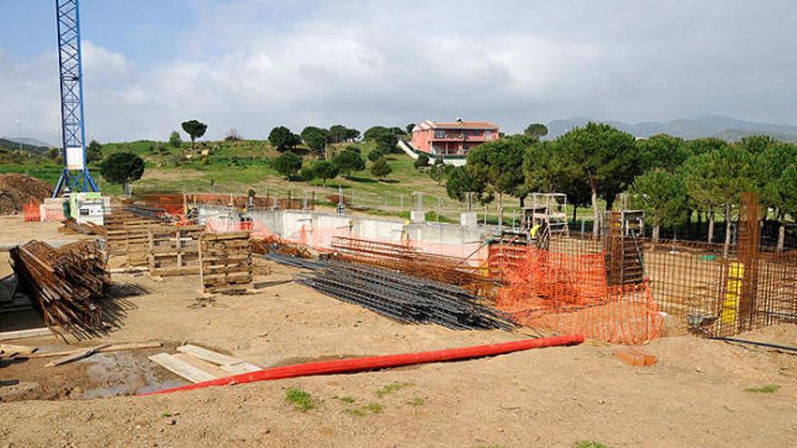 Aixequen l&#039;edifici del nou parc de Bombers