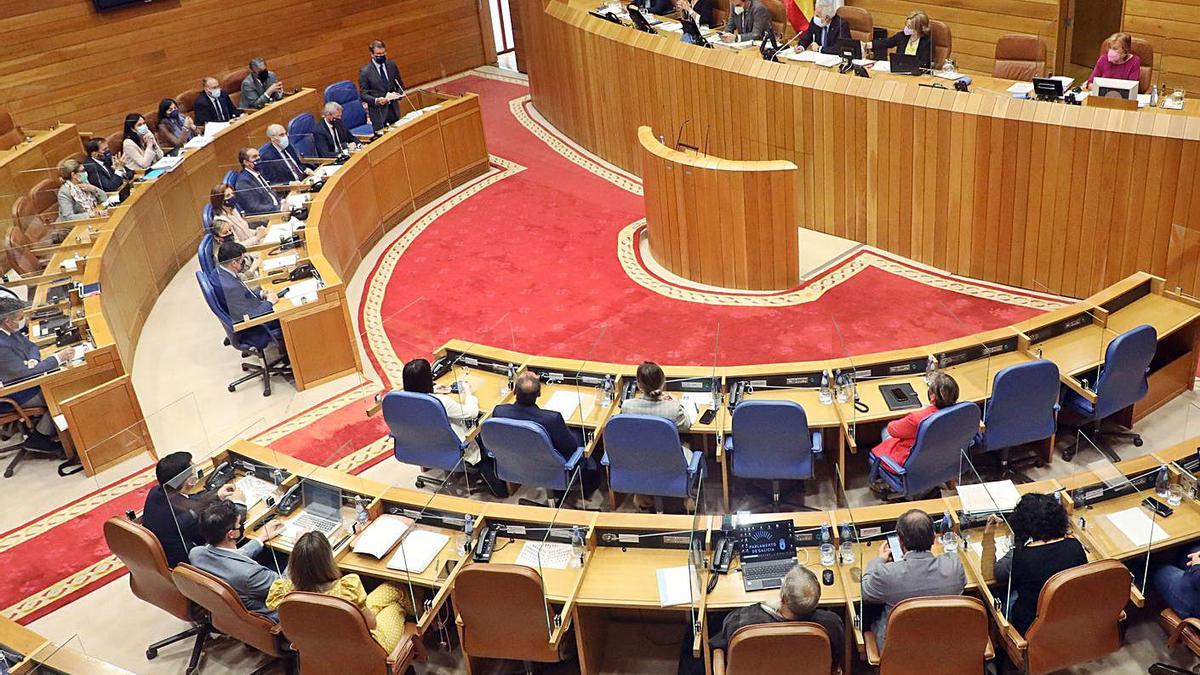 Panorámica del Parlamento de Galicia, durante una sesión de control al Gobierno gallego.