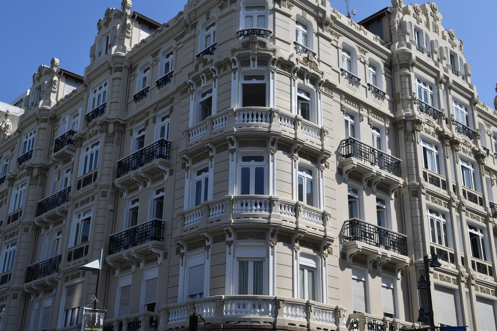 La Casa Viturro ya luce su fachada descubierta al completo