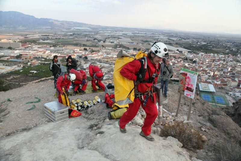 Bomberos de Madrid vuelven a la sima de la falla de Alhama