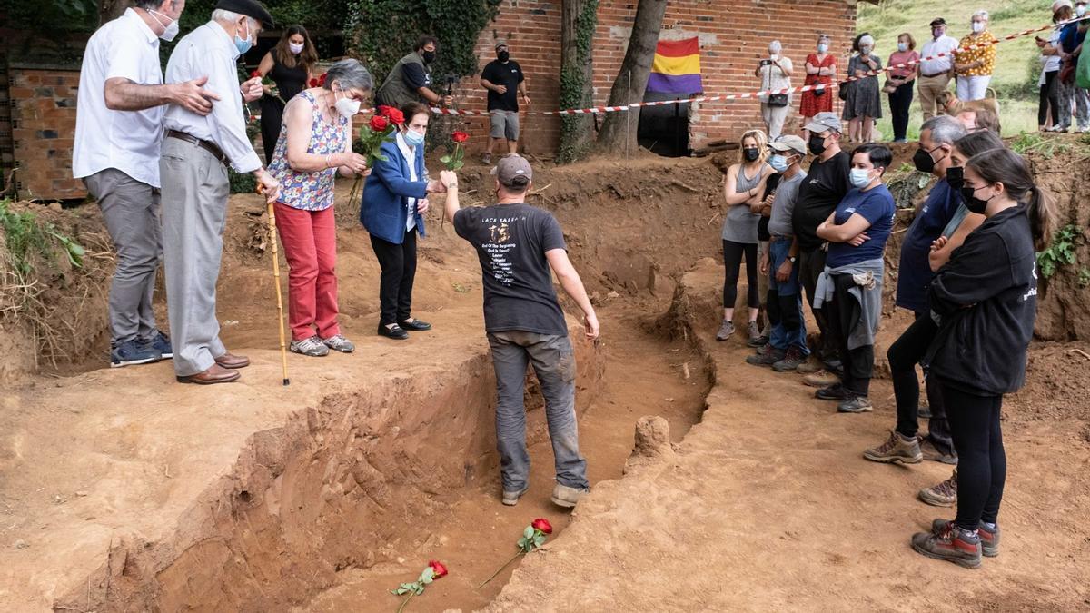 La exhumación de la fosa del Rellán.