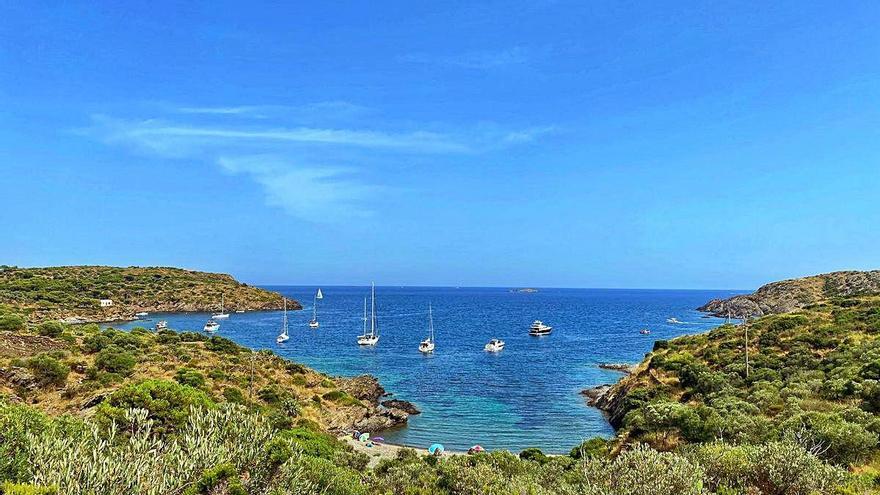 Cadaqués abalisarà aquesta setmana  les cales per evitar l&#039;entrada de vaixells