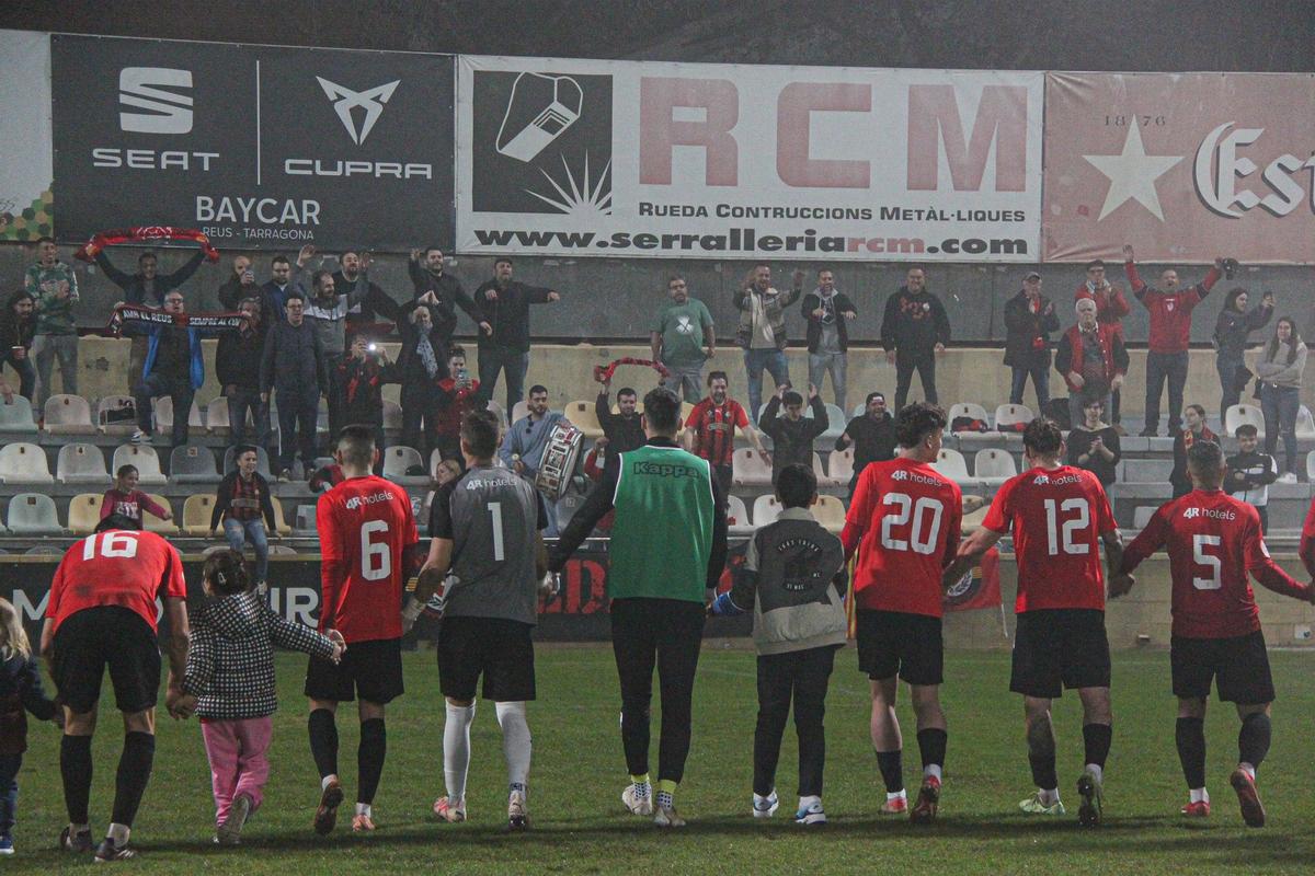 Equipo y afición unidos más que nunca Equipo y afición unidos más que nunca