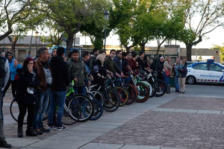 Respeto y homenaje en el funeral de los montañeros