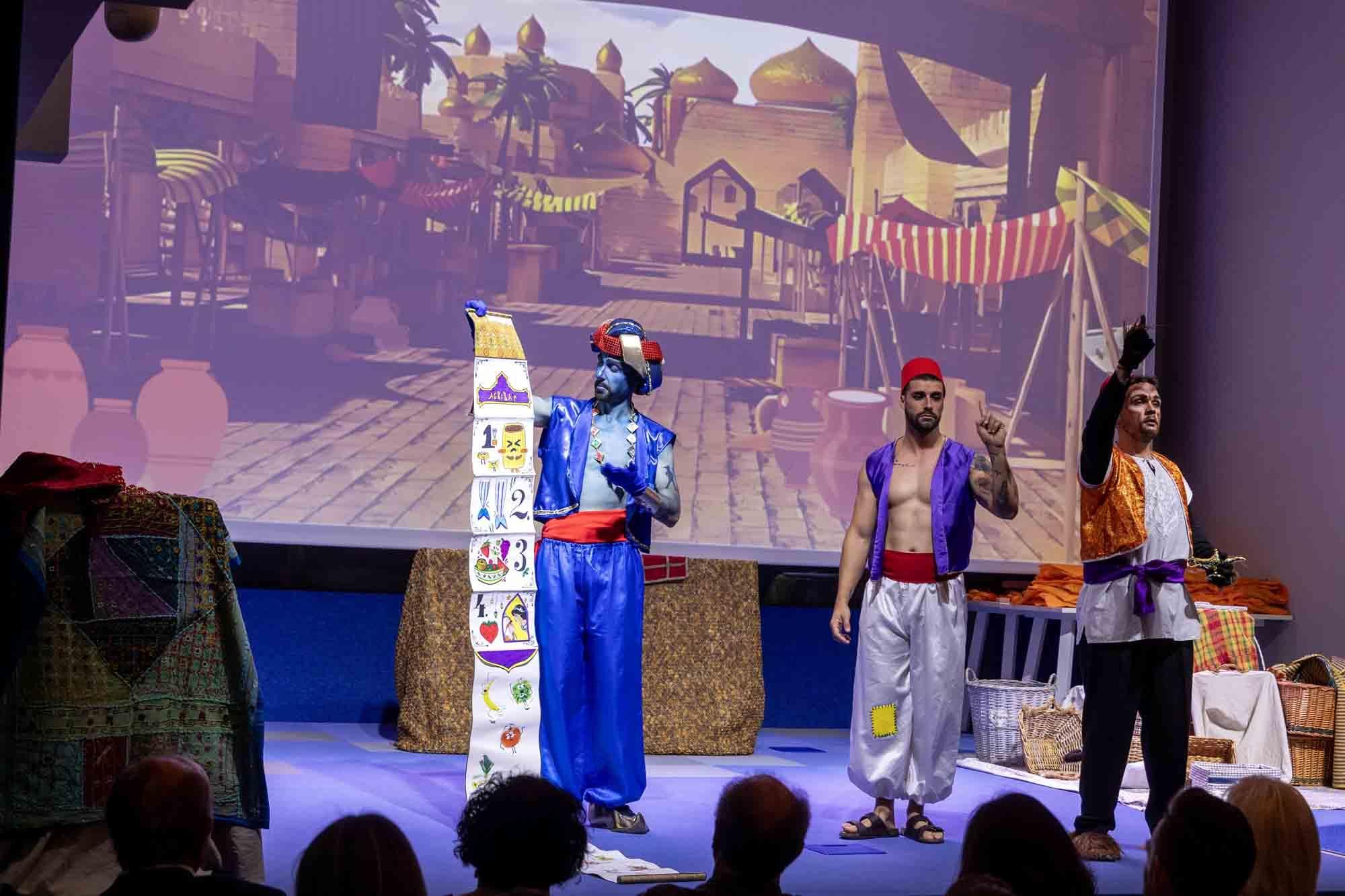 Entrega de premios del concurso infantil de relatos cortos "Cuéntame un cuento para comer" en el Club INFORMACIÓN organizado por COES