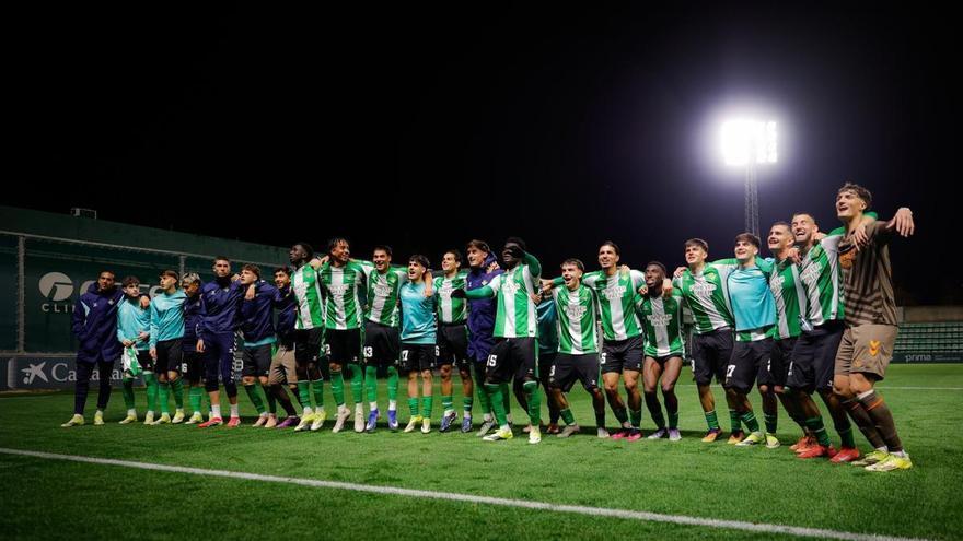 El Betis Deportivo-Tarazona será gratis y en el Estadio de La Cartuja: la afición verdiblanca será un factor clave en la final por la permanencia