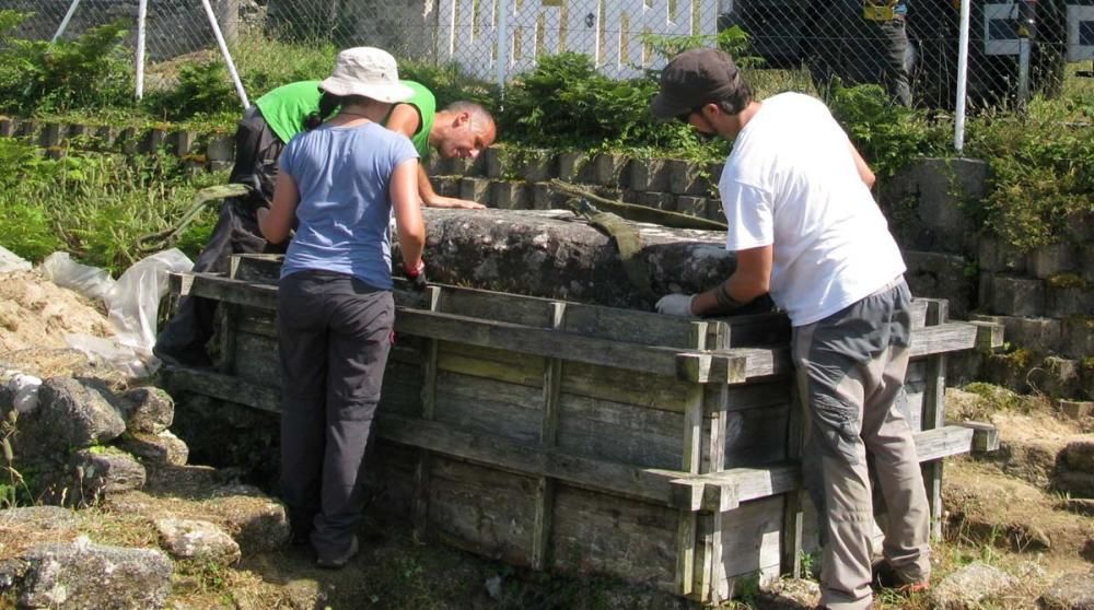 Investigadores de Vigo y Santiago hallan una muestra de peces de hace 1.700 años en el yacimiento romano de Adro Vello, en O Grove