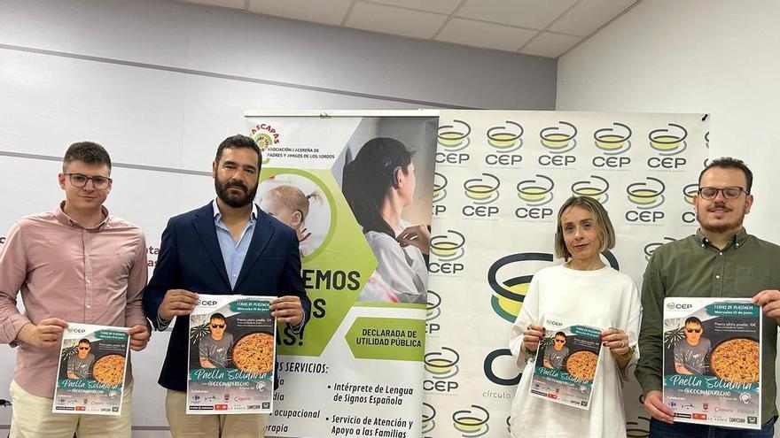 Una paella del influencer Engi Ignat ayudará a financiar la nueva sede de Ascapas en Plasencia