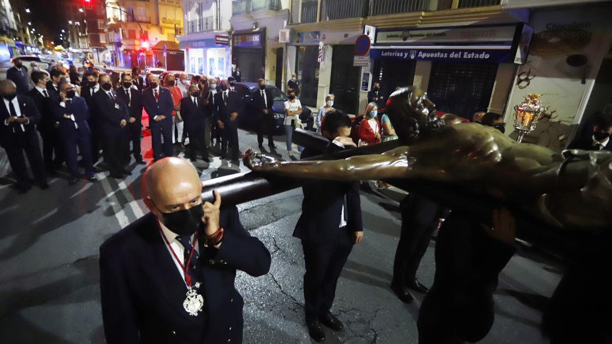 Madrugada de traslados para la veneración 'El Verbo Encarnado' en la Catedral