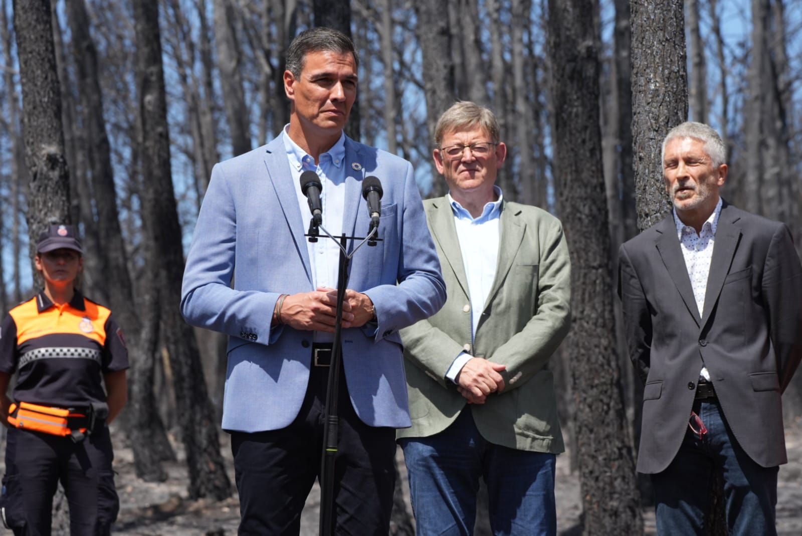 Las imágenes de la visita de Pedro Sánchez a la zona del incendio de Bejís