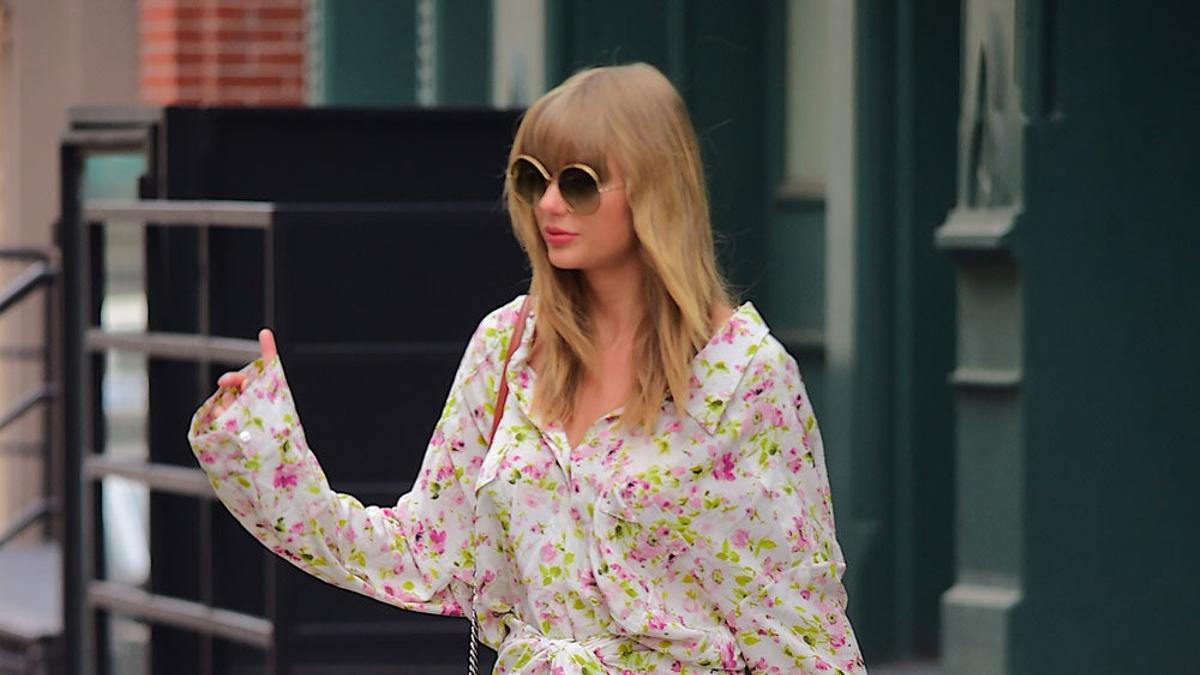 Taylor Swift pasea por Nueva York con el vestido floral perfecto