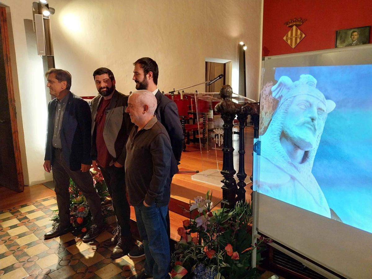 Baydal, con el alcalde y los concejales de Cultura y Patrimonio, antes de la conferencia.