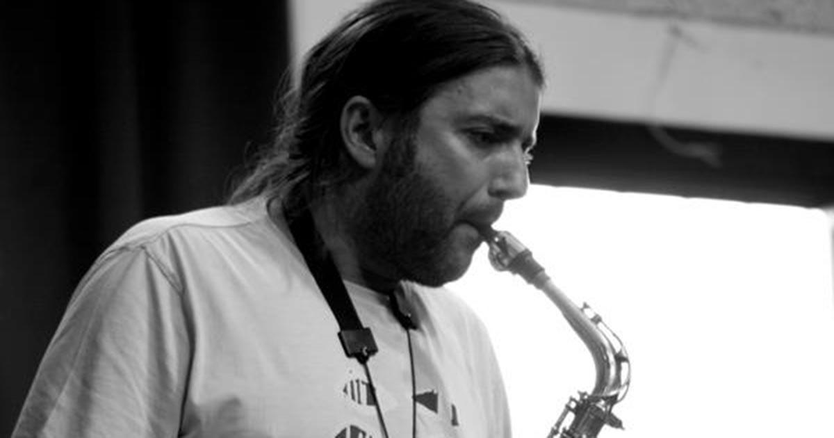 El saxofonista Pablo Castaño toca con Manuel Gutiérrez al piano y Marcos Pin, a la guitarra.