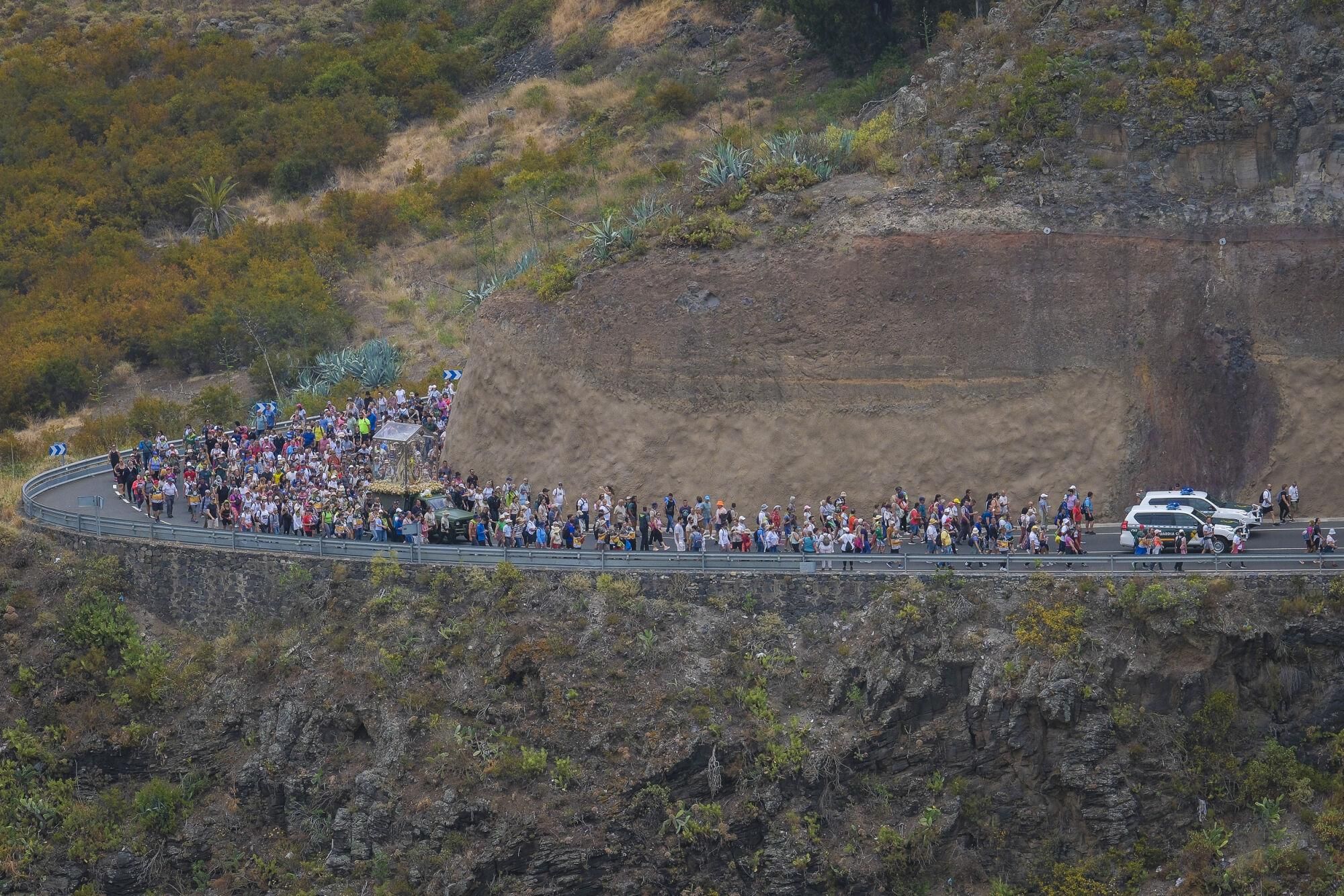 El regreso de la Virgen del Pino a Teror visto desde el aire