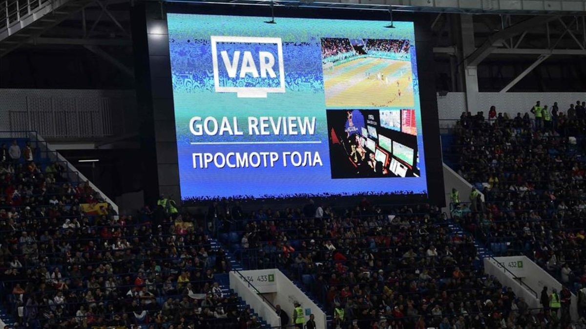 En el Mundial de Rusia 2018 los aficionados pudieron presenciar las decisiones del VAR en el estadio