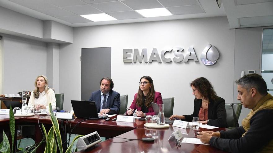 Emacsa asume la gestión del agua en Encinares de Alcolea tras ratificar el convenio de colaboración