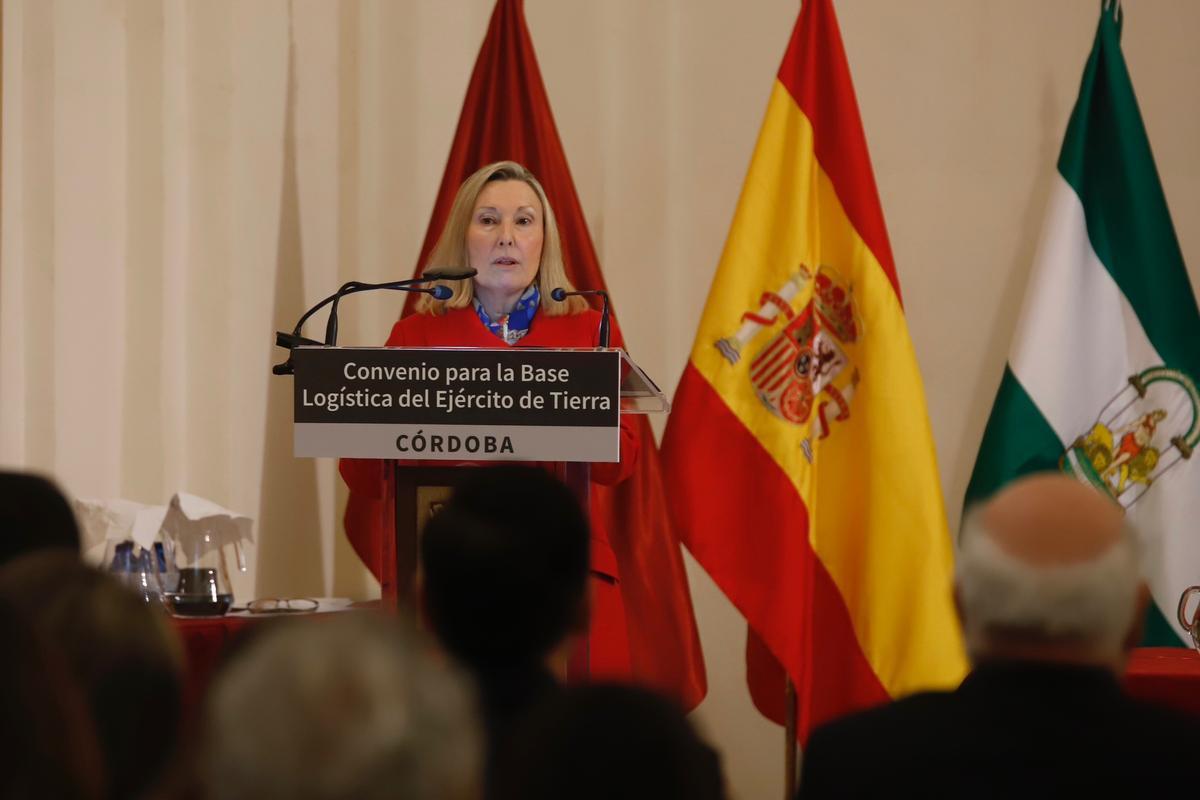 La secretaria de Estado de Defensa, Amparo Valcarce. durante su intervención.