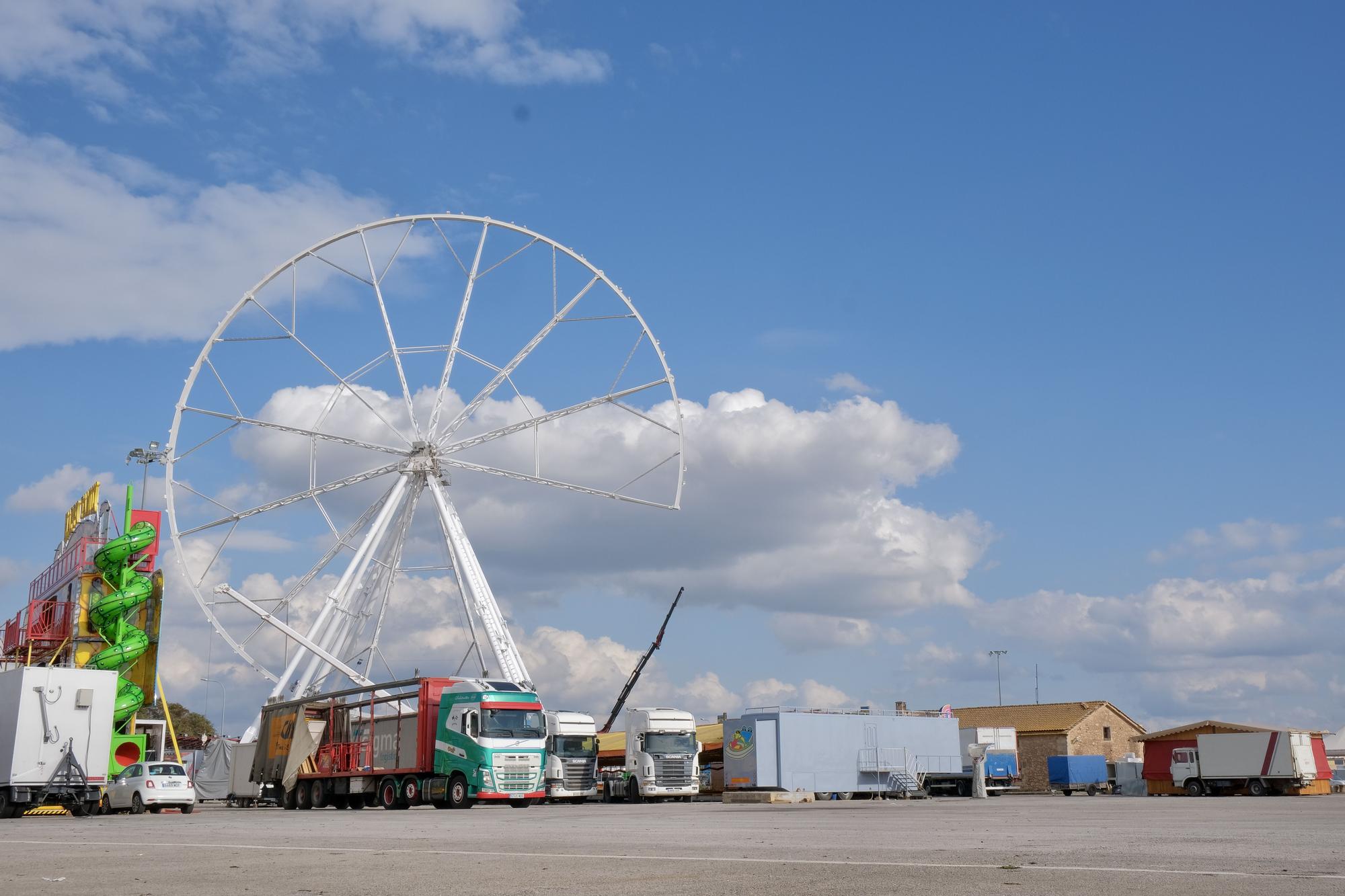 FIRA DEL RAM MALLORCA 2023: Las fotos del inicio del montaje de la noria y las principales atracciones