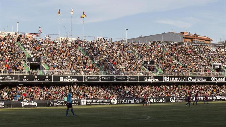 Castalia quiere empujar hoy a los albinegros hacia el liderato