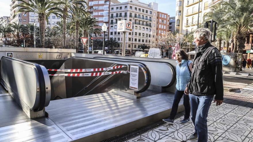 Despistes y dudas en el primer día sin TRAM en Luceros