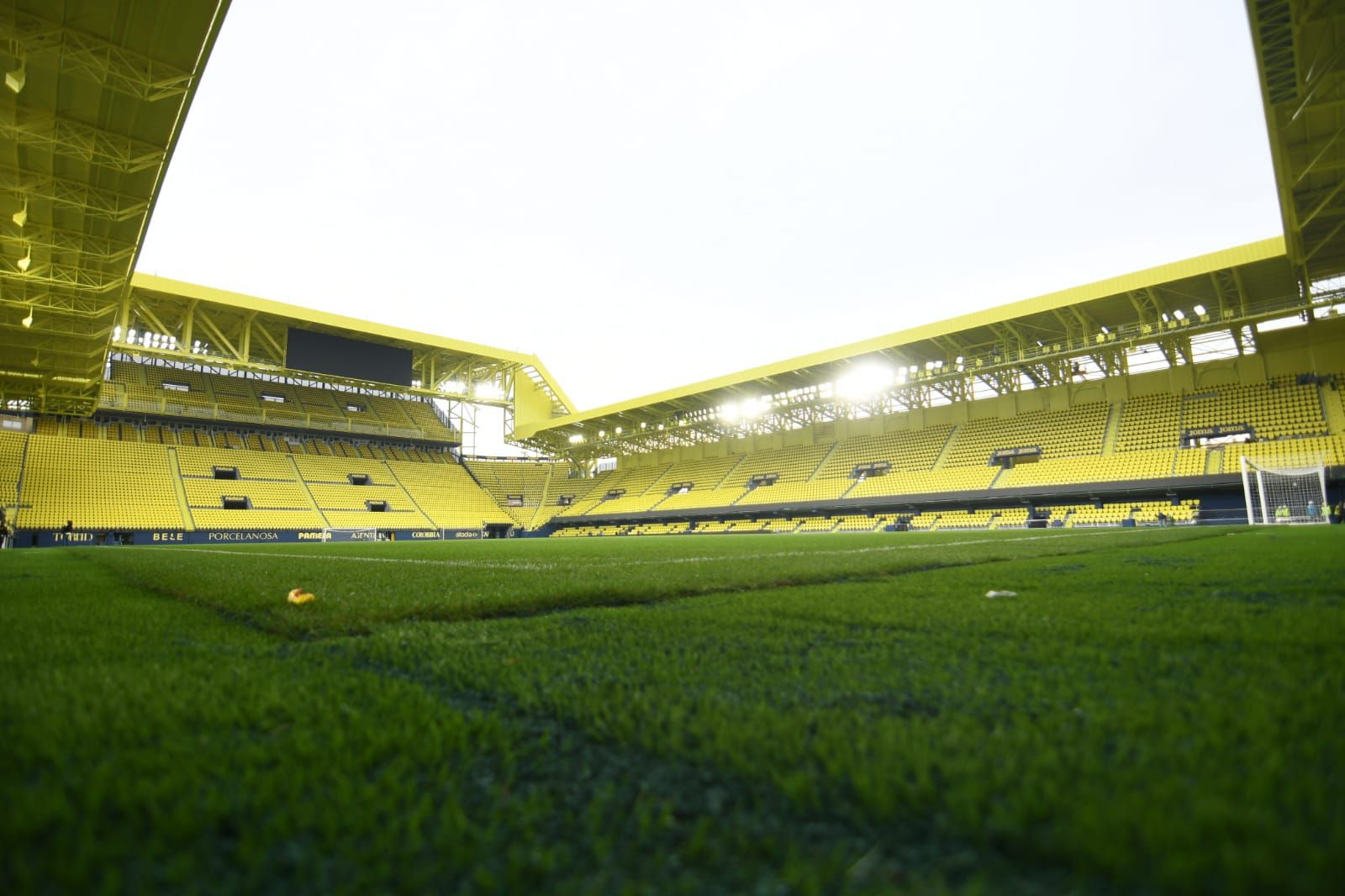 Así ha sido el reencuentro de la plantilla del Villarreal con el 'nuevo' Estadio de la Cerámica