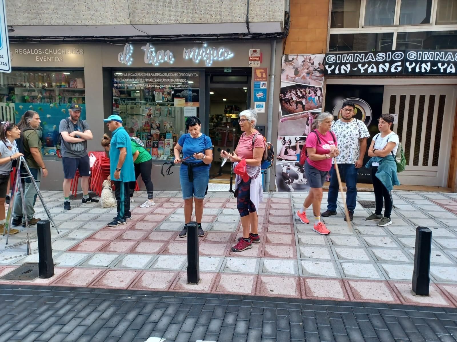 La otra ruta de Santa Isabel madruga en Lugones: estos son los participantes en la popular marcha senderista